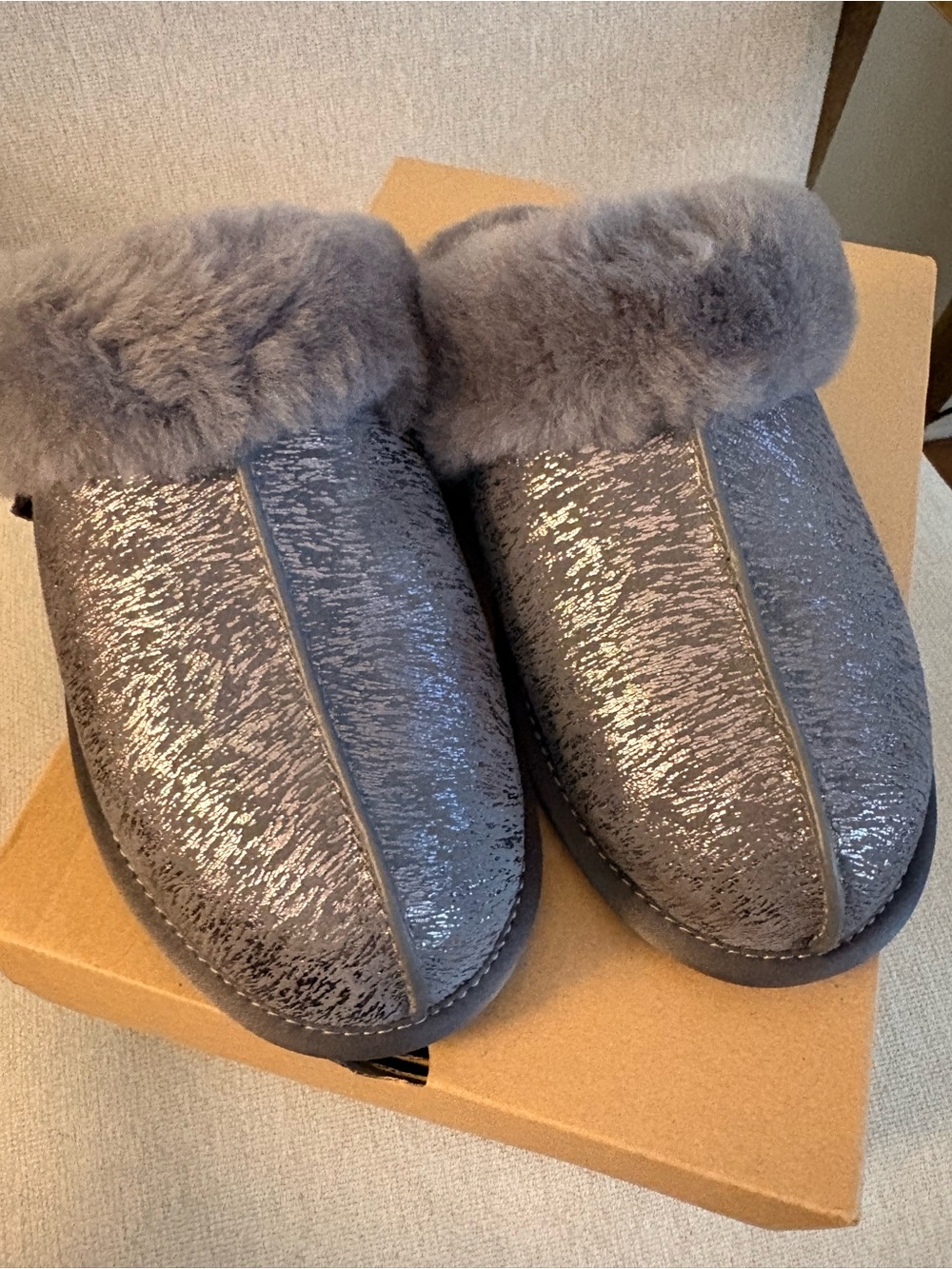UGG Scuffette II Matte Marble Shearling-Trim Slip-On Slippers (Brand New)